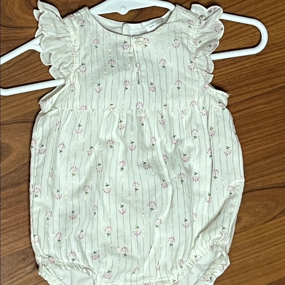 Newborn outfit